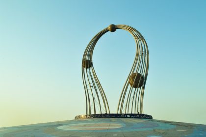 Гран При на Саудитска Арабия 2025: Залози, прогнози и битка на титани