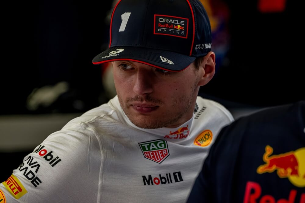 Клаузата за напускане на Верстапен от Red Bull: Буря се задава в Милтън Кийнс?
