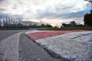 🔥🏁 Драма с лимитите на пистата: защо белите линии предизвикват хаос (отново!) 🏁🔥