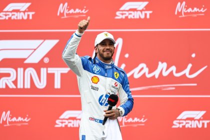 🏎️🔥 Спринтови уикенди срещу нормални уикенди: Абсолютният F1 сблъсък! 🔥🏎️