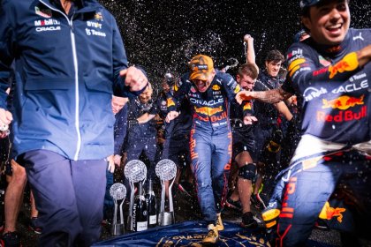 Red Bull Racing: От енергийна напитка до Формула 1 династия – Мавериците, които промениха играта