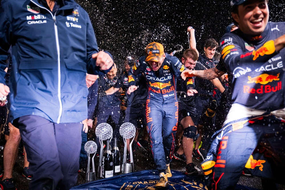 Red Bull Racing: От енергийна напитка до Формула 1 династия – Мавериците, които промениха играта