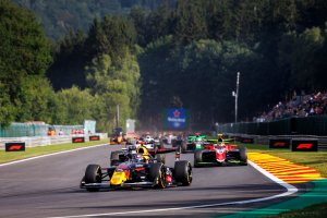 Българският лъв се завръща на второ място в класирането на F3 след спринта в Белгия!