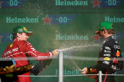 „Дим, сребро и скандал: Гран при на Мексико Сити 2025 беше теленовела на колела“